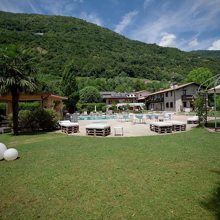 Ai Cadelach Hotel Giulia Revine Lago المظهر الخارجي الصورة