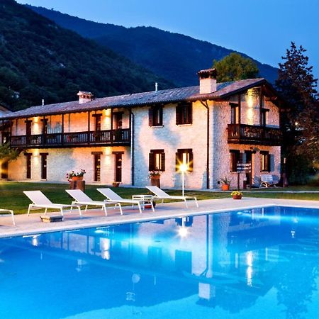 Ai Cadelach Hotel Giulia Revine Lago المظهر الخارجي الصورة