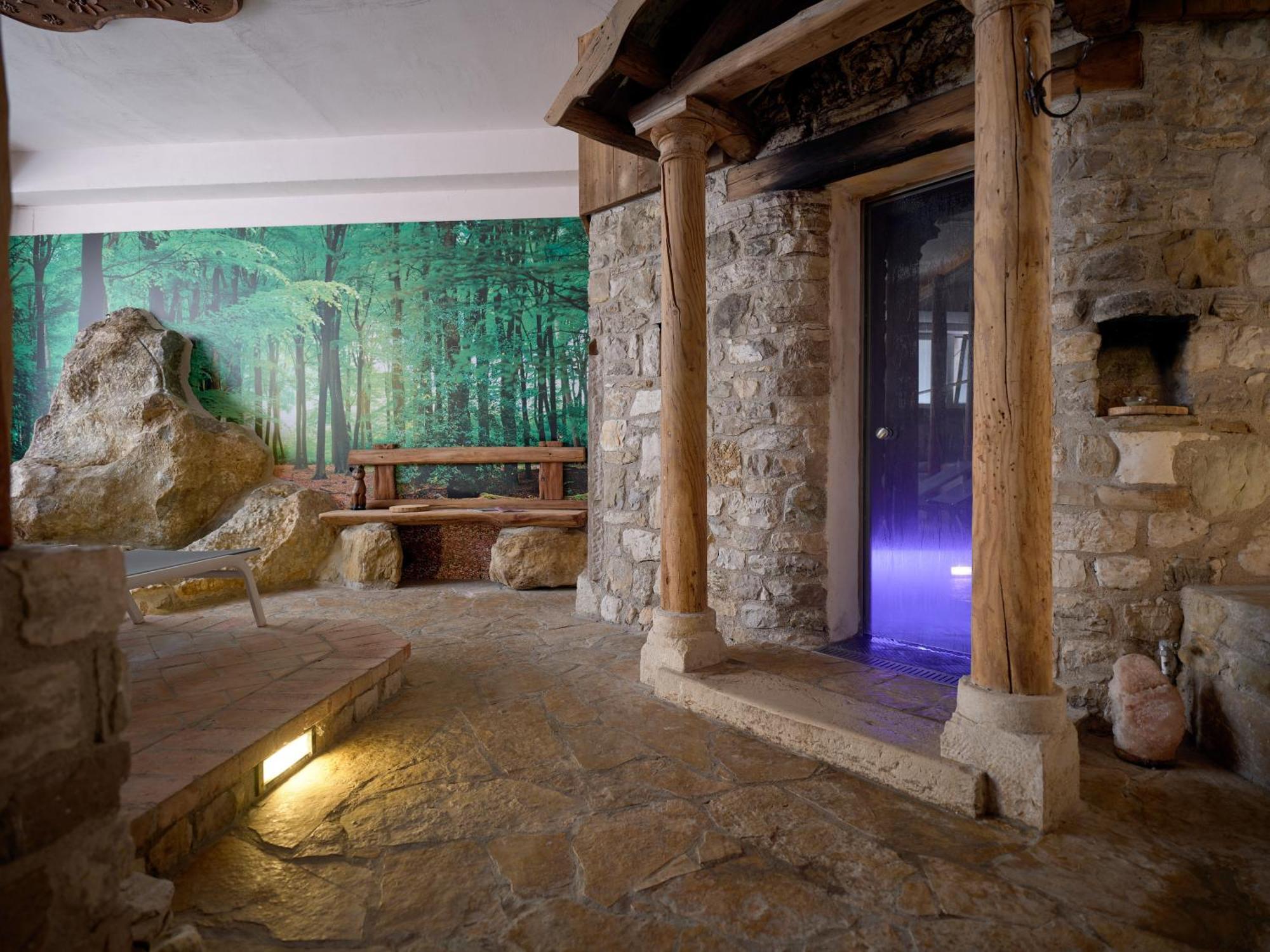 Ai Cadelach Hotel Giulia Revine Lago المظهر الخارجي الصورة