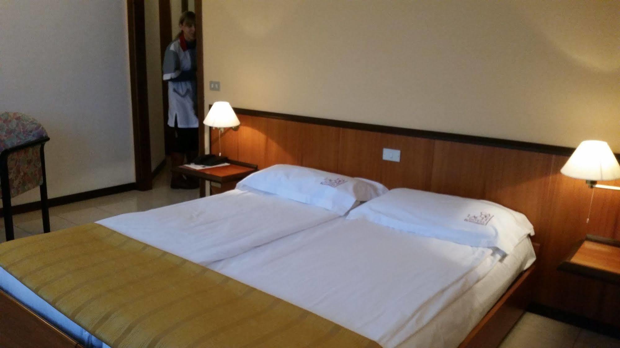 Ai Cadelach Hotel Giulia Revine Lago المظهر الخارجي الصورة